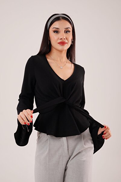 Hipo Trend Чорна блузка з V-подібним коміром і воланами