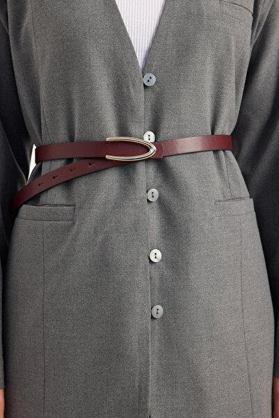 Birgül Bektaş حزام دبوس بورجوندي