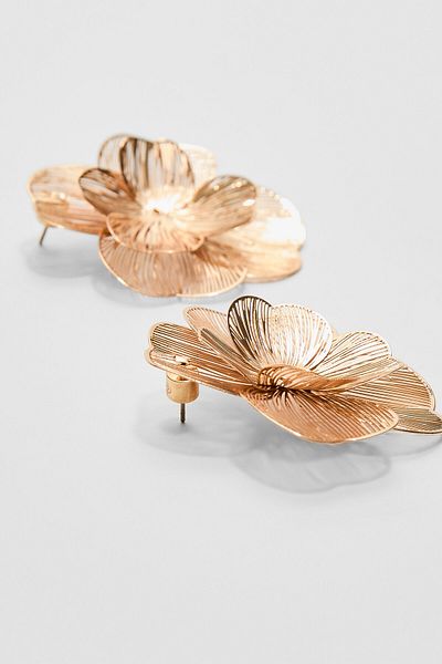 Stradivarius Textured flower earrings