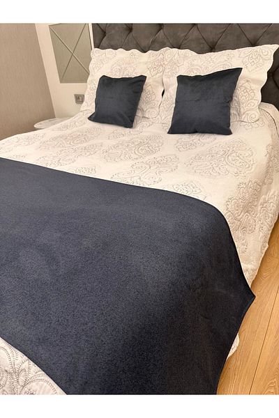 Becenhouse Bed Runner Set Double Spotted Blue Comfortable 1 Runner 2 Throw Pillows for Home and Hotels