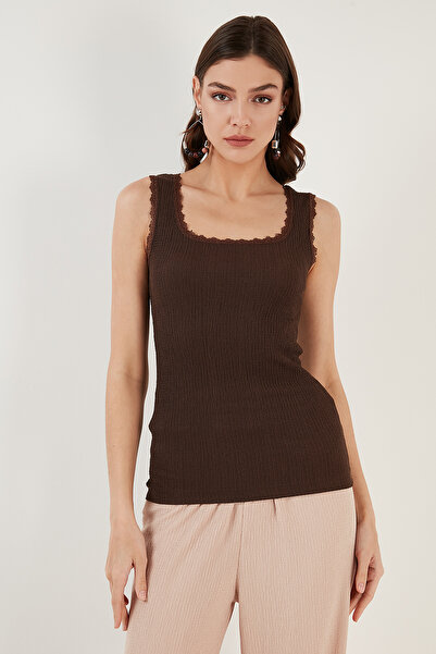 Lela Slim Fit Kalın Askılı Dantelli Kare Yaka Bürümcük Atlet Atlet 5864979