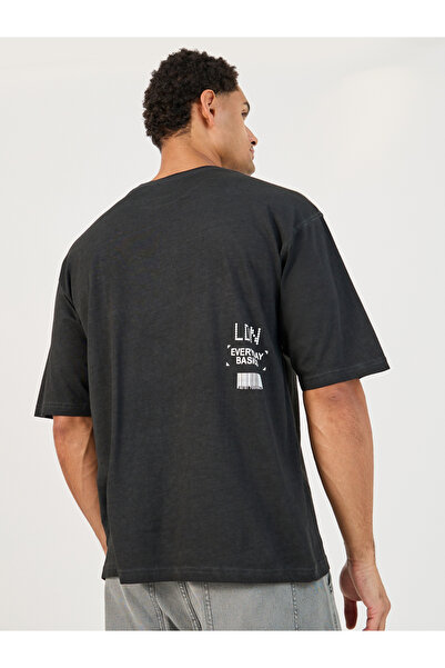 Styli Acid Washed Slogan Print Oversized T-Shirt