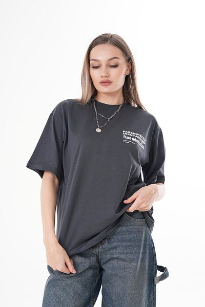 ŞİMAL Γυναικείο μπλουζάκι Crew Neck Oversize - Λεπτομέρεια εκτύπωσης στην πλάτη 250101