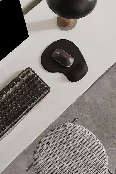 SonicTouch Black Drop Type Smooth Surface Seamless Gamer Player Mouse Pad with Wrist Support 20X22Cm