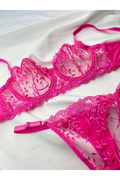 Pembe Brode Çiçek Nakış İşlemeli İç Çamaşırı Takımı