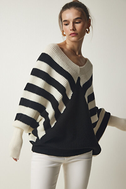 Lovelyİstanbul Πλεκτό πουλόβερ με ριγέ μανίκι νυχτερίδας - Κρεμ μαύρο Lbv0028