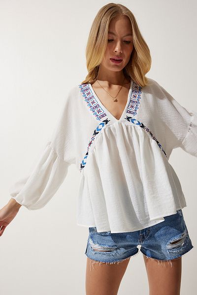 Lovelyİstanbul Deep V-Neck Flounce Embroidered Linen Blouse Ecru Lrg0003