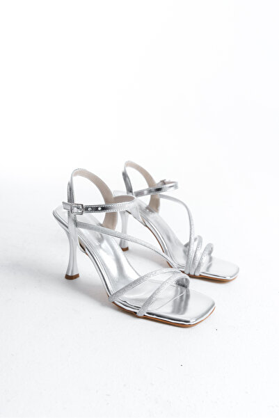 BUNİPARK Sandale cu toc subțire cu sclipici cu curele la gleznă