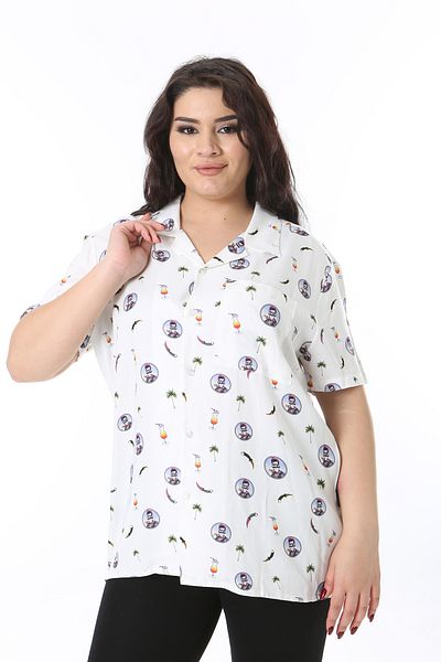 Şans Women's Plus Size Bone Flap Neckline Front Button Short Sleeve Blouse 65N38765