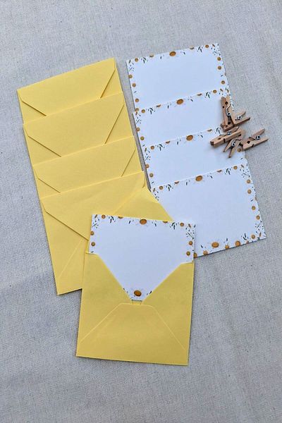 Emtory Home 15 Yellow Envelopes and Daisy Cards with Latch - Gift Wrapping Card - Note Card 1. Dough