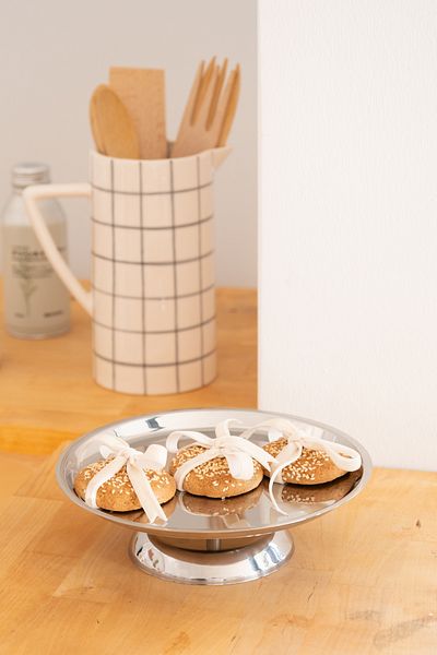 Beige & Stone 23 cm Sweet Fruit Serving/Presentation Tray with Round Metal Legs