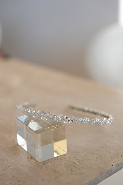 İstoria Bridal Бяла диадема с кристални мъниста, бяла диадема, аксесоар за ко...