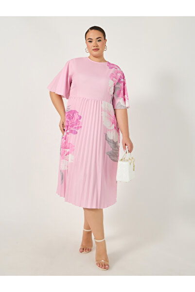 Styli Plus Size Floral Print Pleated A-Line Midi Dress
