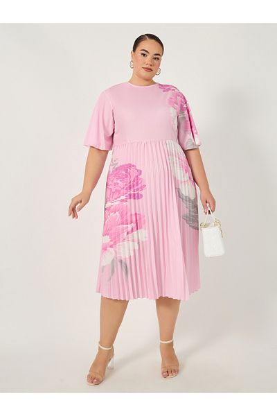Styli Plus Size Floral Print Pleated A-Line Midi Dress