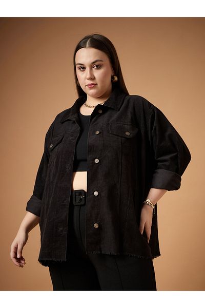 Sassafras By Styli سترة كبيرة الحجم من قماش مخملي بأزرار أمامية مع تفاصيل جيب
