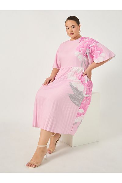 Styli Plus Size Floral Print Pleated A-Line Midi Dress