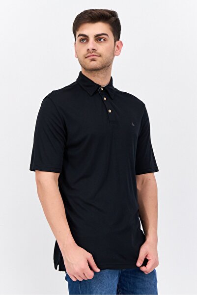 Quiksilver قميص بولو رجالي بقصّة عادية وأكمام قصيرة وشعار مطرز، أسود