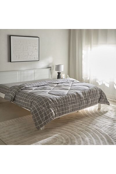 Home Box Matrix Acron Microfibre King Comforter 220x240 cm