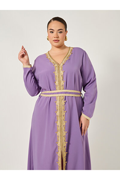 Styli Plus Size Regular Fit V Neck Kaftan with Lace Detail