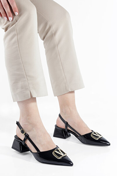 leopar by çetinay Γυναικεία μαύρα λουστρίνια χρυσή πόρπη με λεπτομέρεια κοντά...