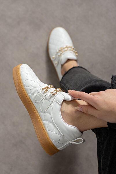 KOTAN Kadın Sneaker Rahat Zincir ve İnci Detaylı Cırtlı Spor Ayakkabı Beyaz