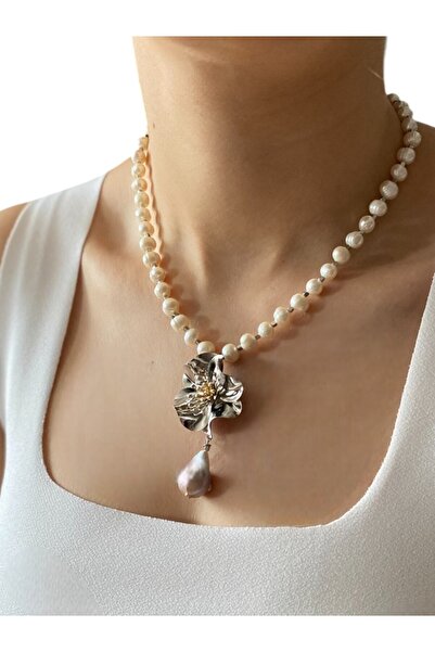 By Saadet Özkanlı Tatlısu Incisi Gerçek istiridye Inci Kolye, Çiçek detaylı barok inci Kolye , klips çelik gümüş rengi