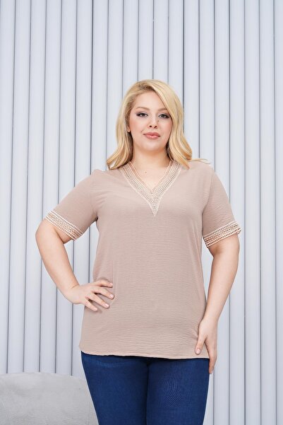 Siyezen Plus Size Lace Detail V-Neck Blouse