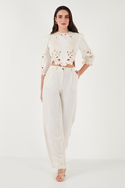 Lela Слім-фіт бавовняна блузка з ажурною вишивкою та круглим коміром