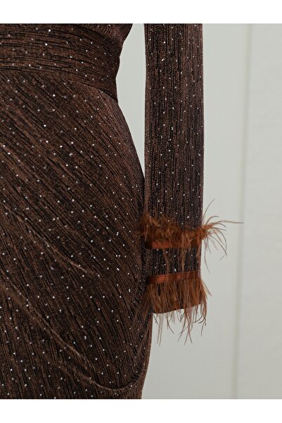 Modamorfo Βραδινό φόρεμα με διπλή ουρά σε καφέ χρώμα