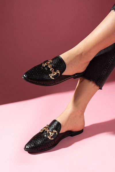 FUGA MODA Δερμάτινες παντόφλες Pavina Black Laser Cut με χρυσά αξεσουάρ