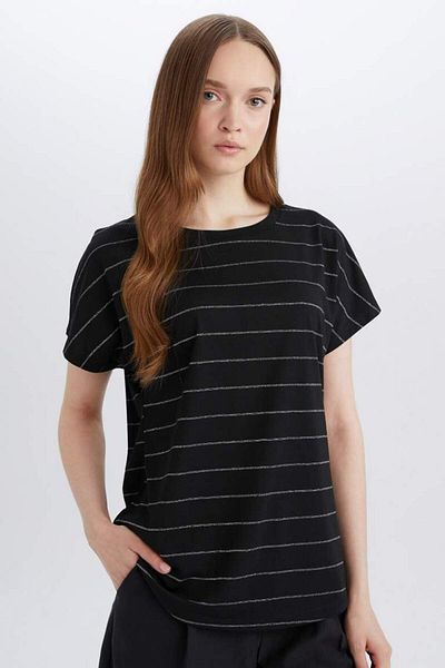 DeFacto Tricou cu mânecă scurtă cu decolteu și sezon nou