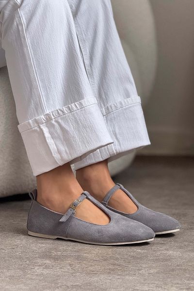 NİŞANTAŞI SHOES Balerini de damă Palmer Stone Gri, în interior și în exterior, din piele de căprioară autentică, cu talpă plată, cu detaliu de cataramă