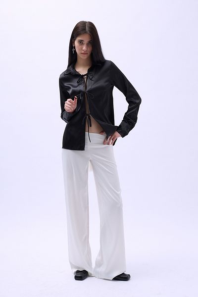 Black Fashion Cămașă neagră din satin cu detaliu cravată