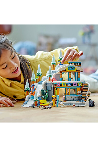 LEGO Friends 41756 Kayak Pisti Ve Kafe (980 Parça)