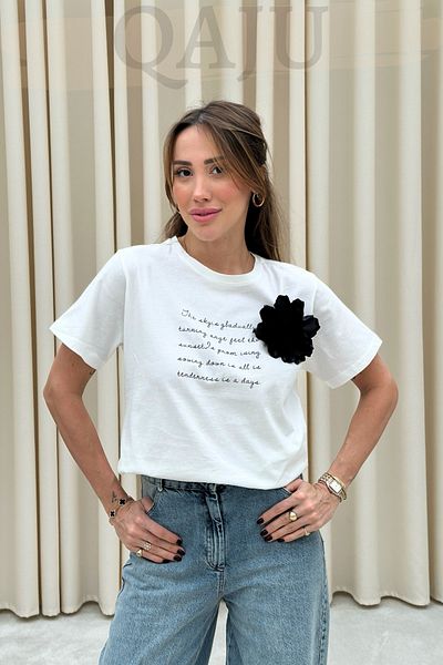 Qaju Women's White Flower Detailed Text Printed Short Sleeve T-Shirt (T-Shirt)