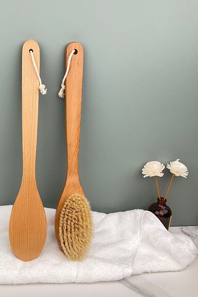 hayret sepeti To Your Back and Hard-To-Reach Areas with Long Handle Shower Brush