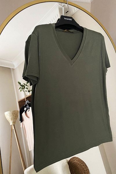 İstangül Butik Βασική μπλούζα με λαιμόκοψη V