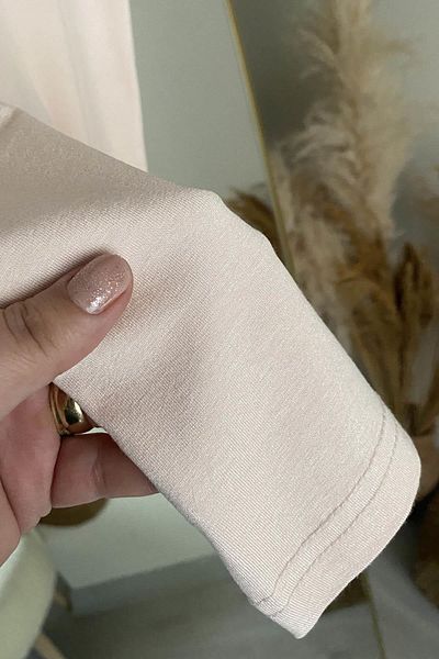 İstangül Butik Βασική μπλούζα με λαιμόκοψη V