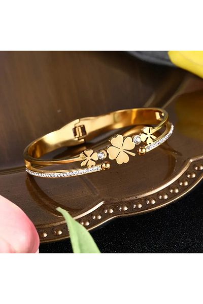 Ayzen Stone Detailed Clover Bracelet
