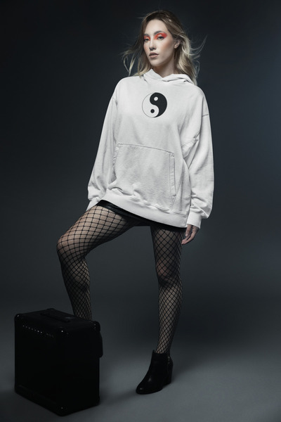 MG سويت شيرت نسائي من القطن بأكمام طويلة مطبوع عليه يين يانغ 3 خيوط