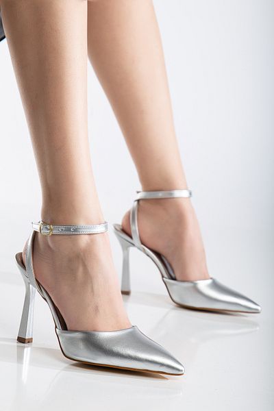 AYENDE MODA Pantofi cu toc cu curea din spate argintii de damă