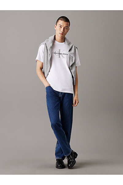 Calvin Klein Men's White T-Shirt - Fitted Cut, Hero Monogram Tee