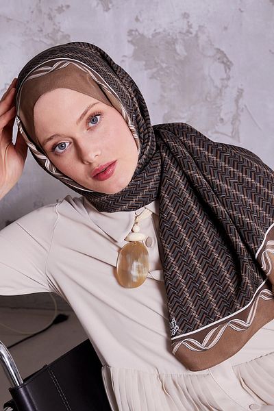 Levidor Royal Shawl με μοτίβο λαβύρινθου καφέ γάλακτος