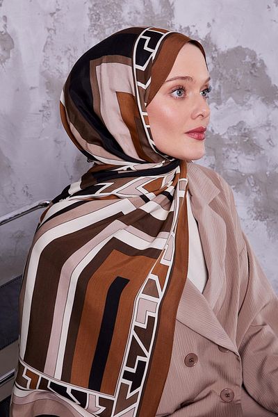 Levidor Royal Shawl με γεωμετρικό σχέδιο καφέ γάλακτος