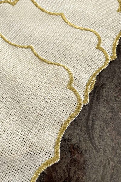 Uğur Home Ev Tekstili Etamin Embroidered Presentation Napkin 15X15Cm Gold Edged Glitter 6 Pieces