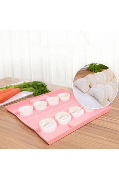 Generica Plastic samosa molds are available in two colors, pink and blue. Color is not specified upon request.