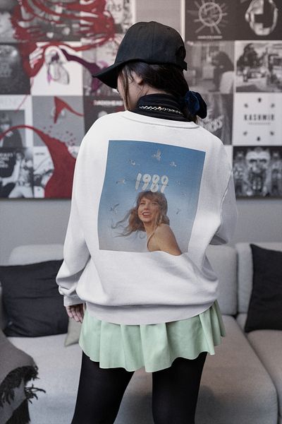 SEVBANO 1989 Taylor's Version Written Unisex Oversize Taylor Swift Singer Sweatshirt