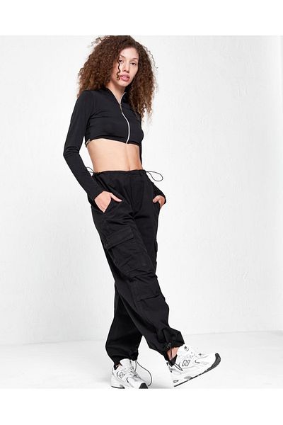 DENİKK Yudoowear, pantaloni de culoare neagră din țesătură parasut.