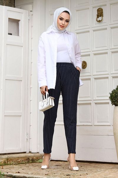 Tesettür Dünyası Pantaloni morcovi cu dungi cu două picioare TSD240114 Bleumarin