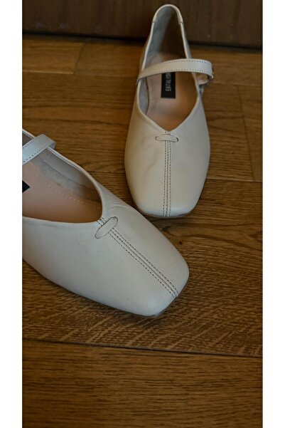 Eataly Shoes Kare Burun Bej Deri Parçalı Bilekten Bağlamalı Babet